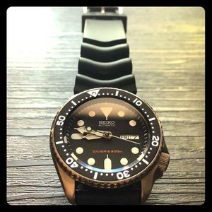 Men’s watch-Seiko SKX007
